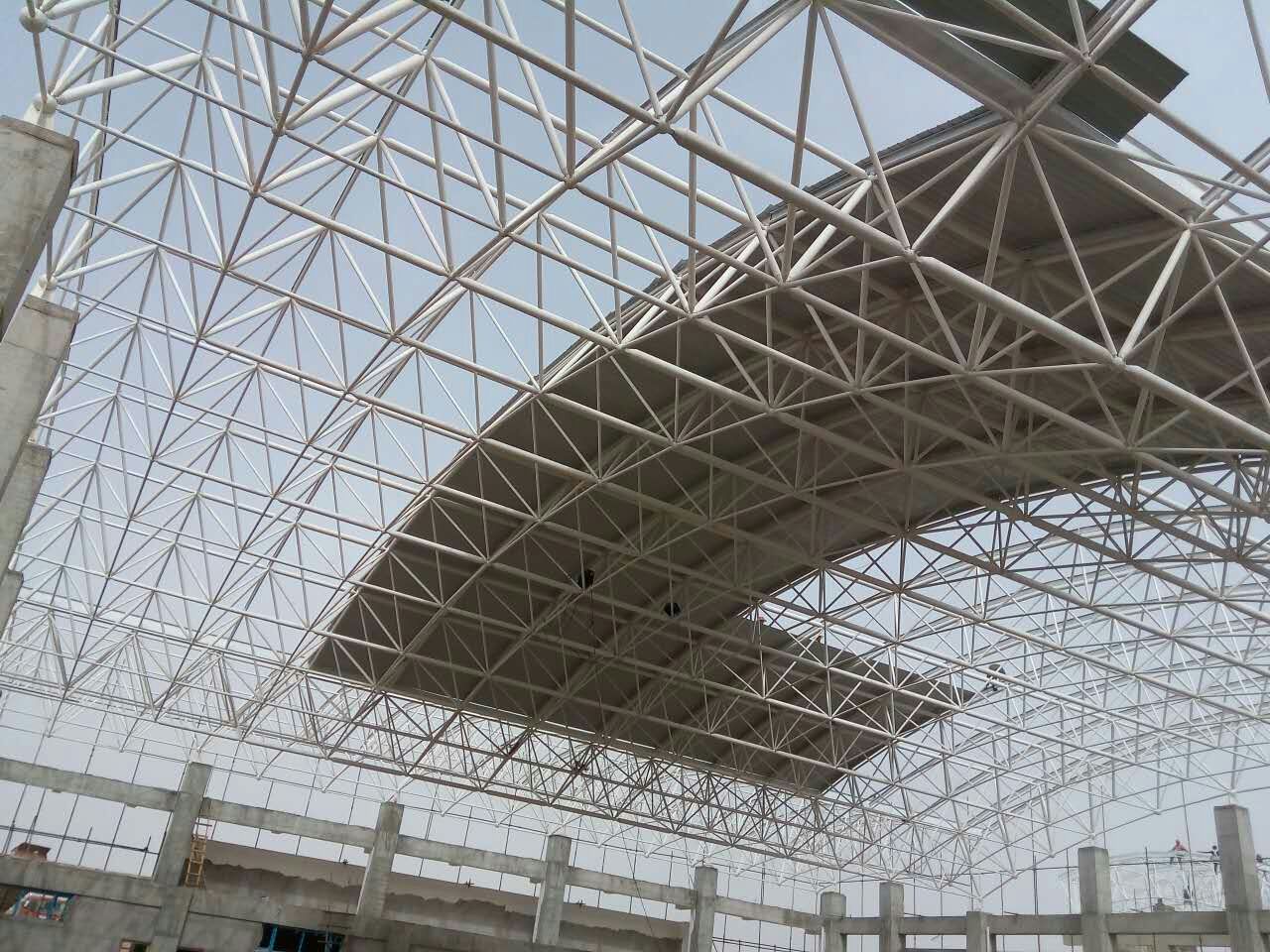 扬中螺栓球网架的设计制作与安装